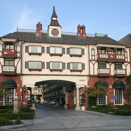 Anaheim Camelot Inn & Suites Exterior foto