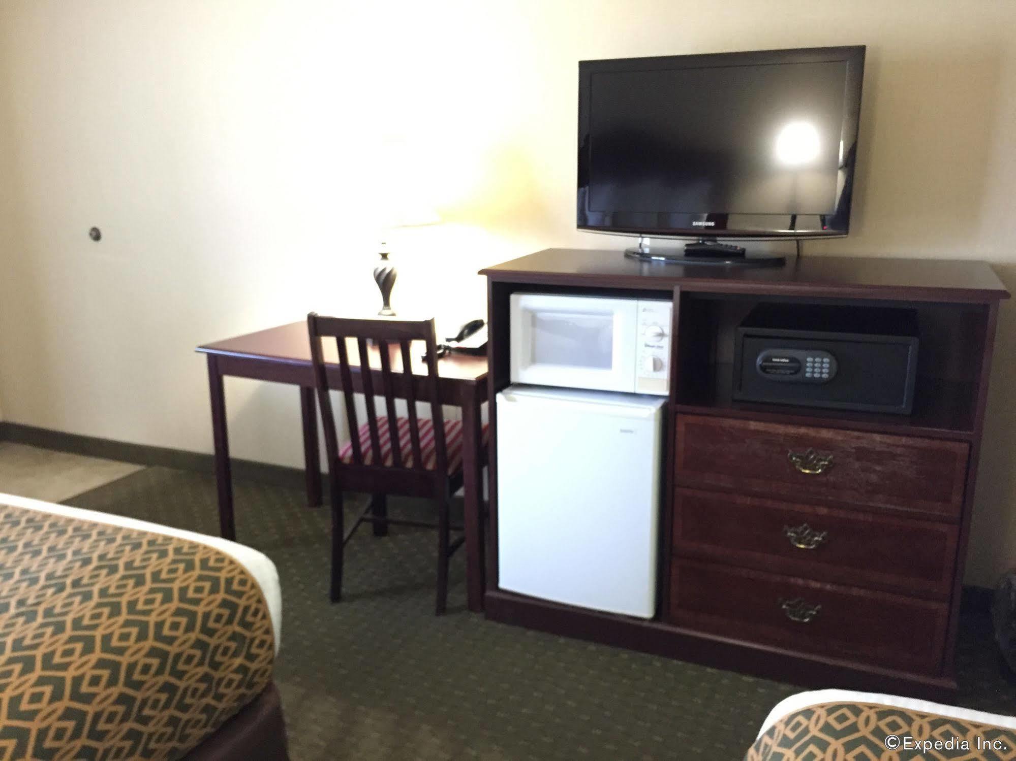 Anaheim Camelot Inn & Suites Exterior foto