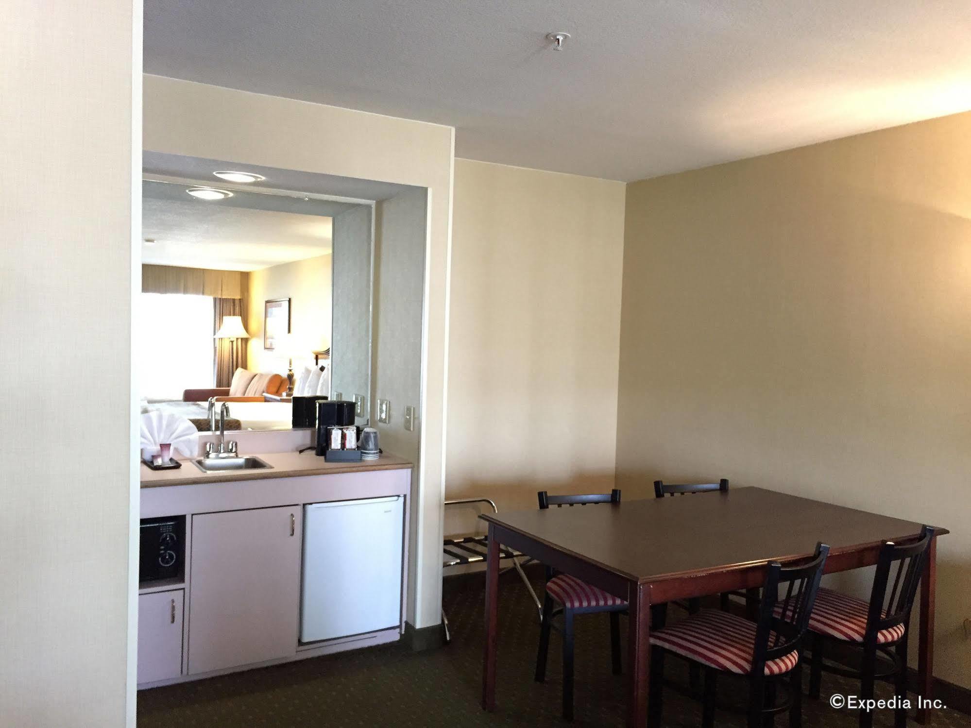 Anaheim Camelot Inn & Suites Exterior foto