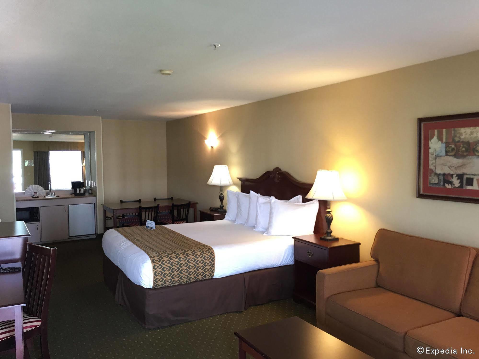 Anaheim Camelot Inn & Suites Exterior foto