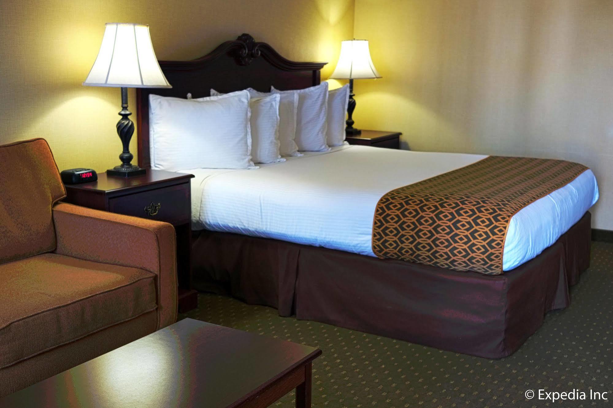 Anaheim Camelot Inn & Suites Exterior foto