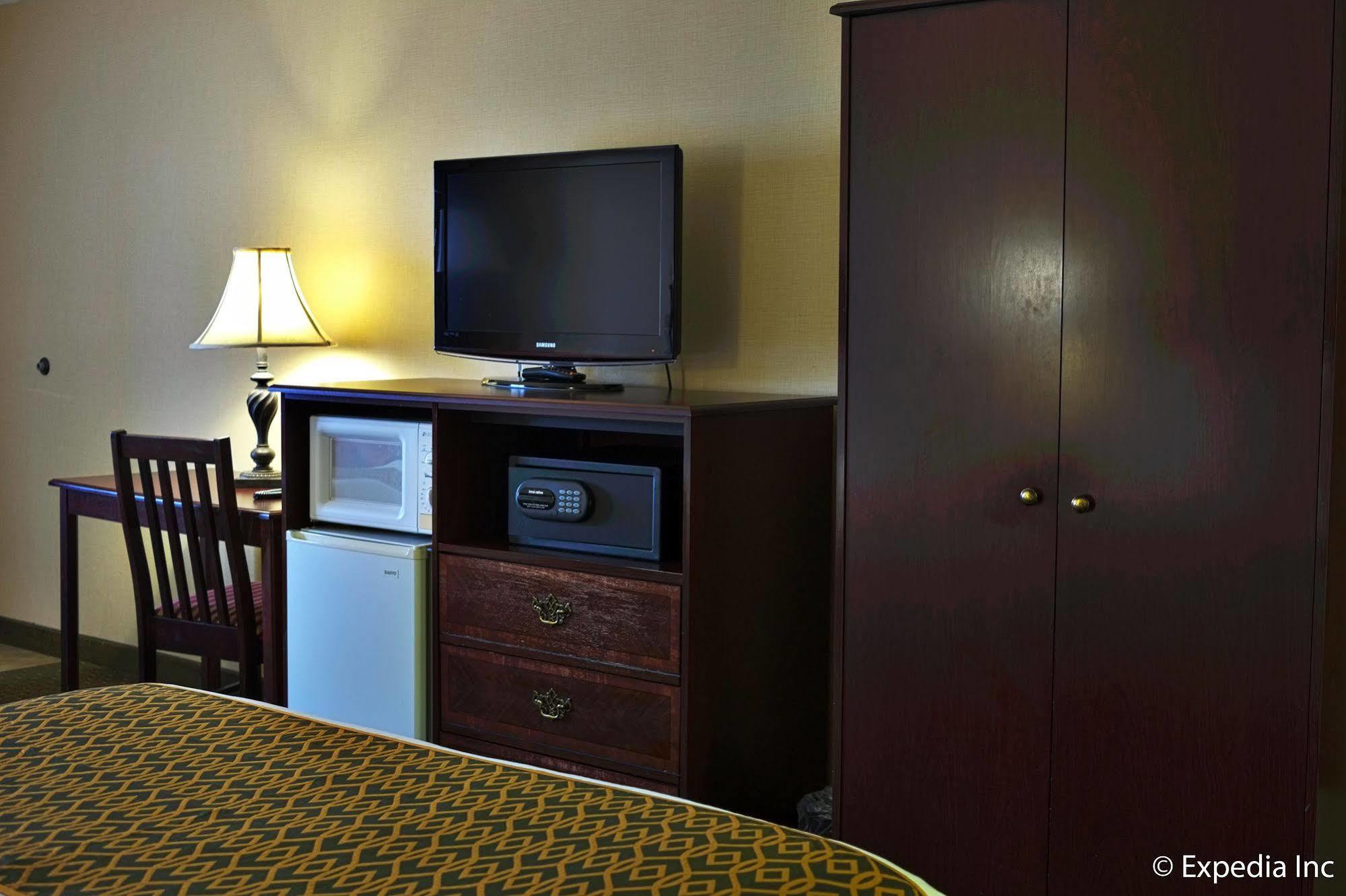 Anaheim Camelot Inn & Suites Exterior foto