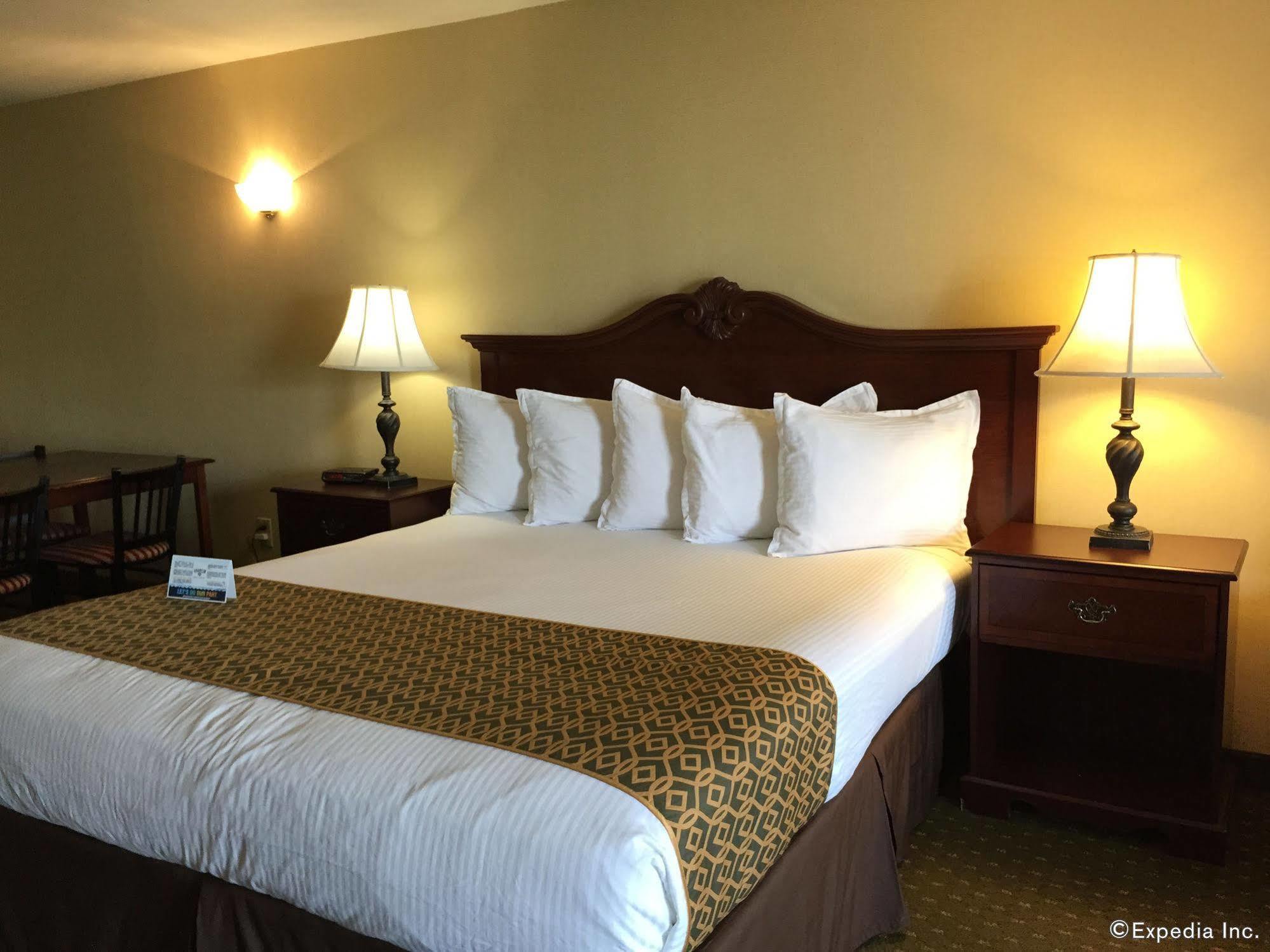Anaheim Camelot Inn & Suites Exterior foto