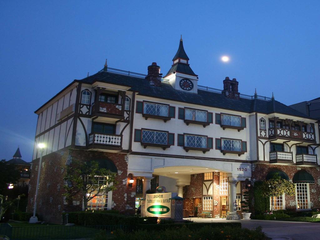 Anaheim Camelot Inn & Suites Exterior foto