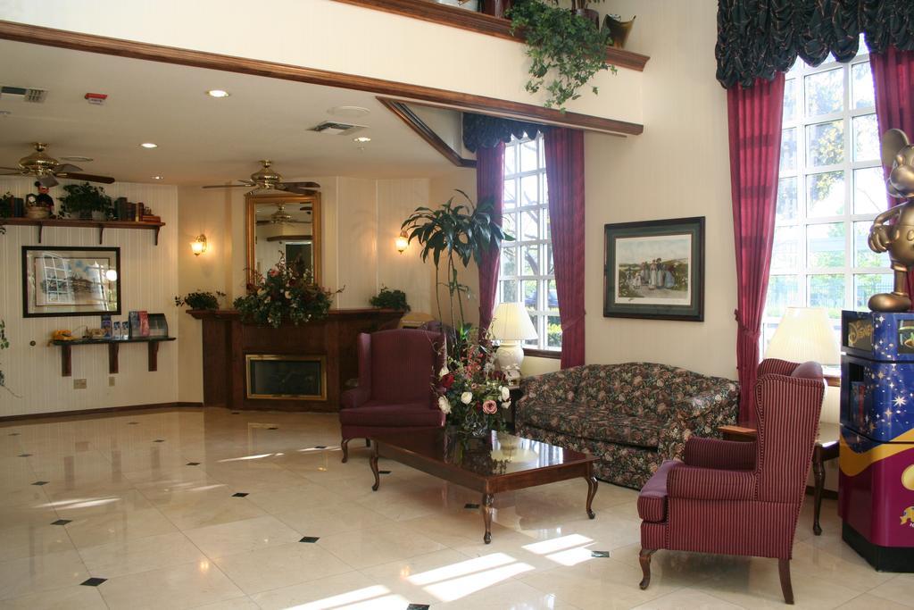Anaheim Camelot Inn & Suites Exterior foto